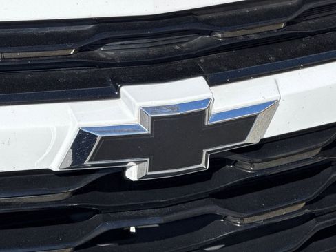 Used 2025 Chevrolet Trax ACTIV w/ Sunroof Package FWD image 44