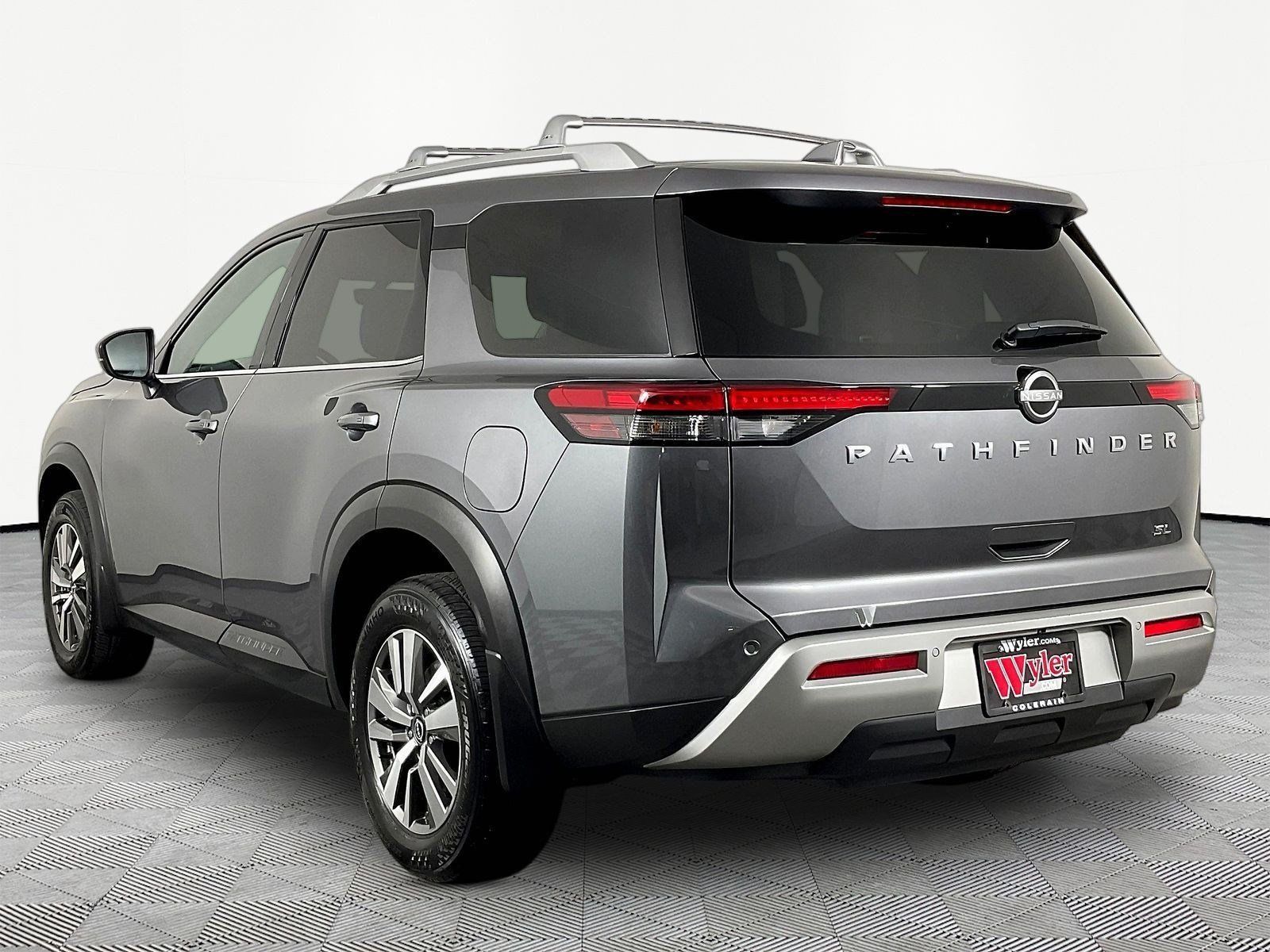 Certified 2025 Nissan Pathfinder SL FWD image 4