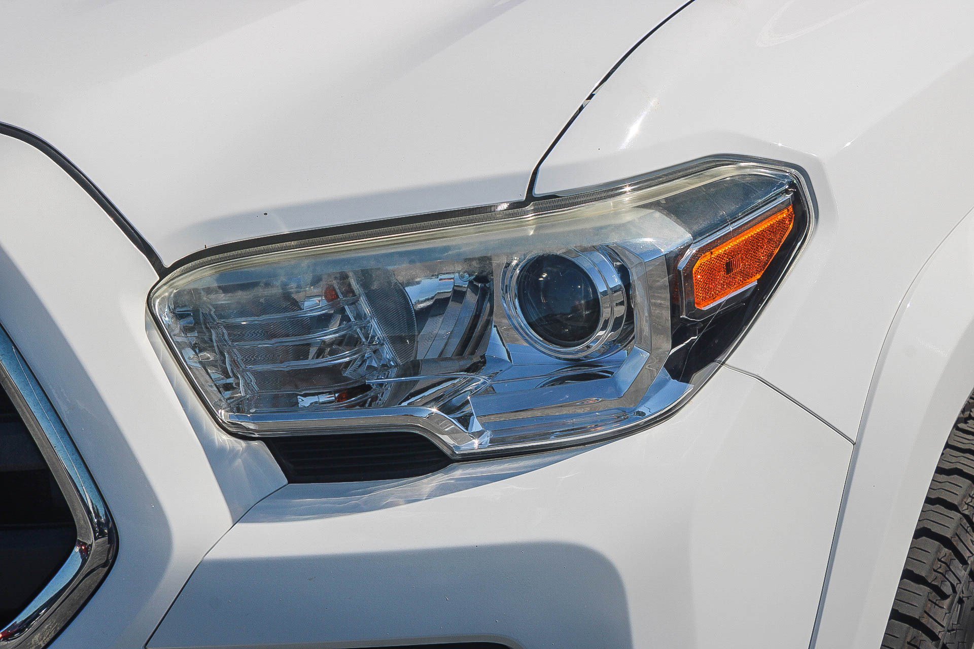 Used 2019 Toyota Tacoma SR5 AWD/4WD image 6