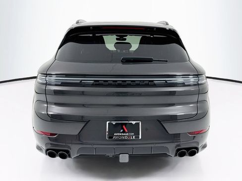 Certified 2025 Porsche Cayenne GTS AWD/4WD image 10