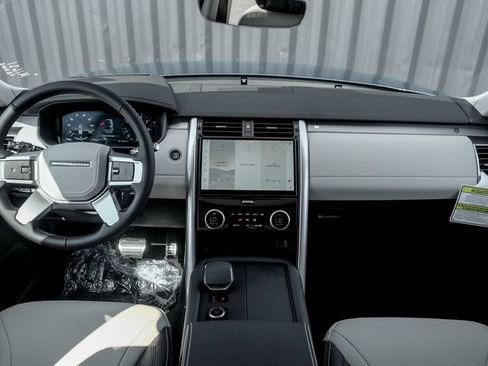 New 2026 Land Rover Discovery Limited Edition AWD/4WD image 20