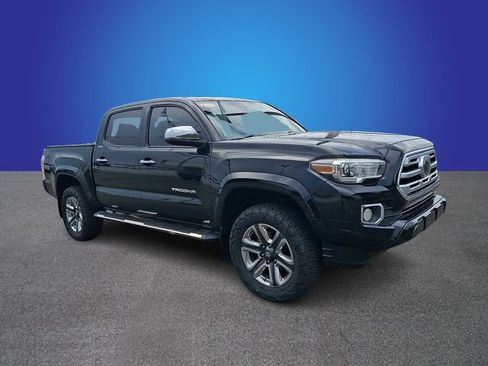 Used 2018 Toyota Tacoma Limited AWD/4WD image 3