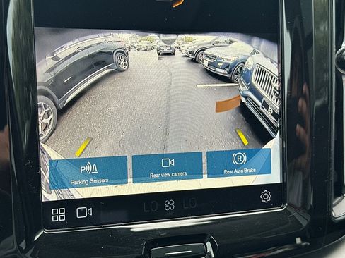 Used 2024 Volvo XC60 B5 Core image 22