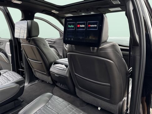 Used 2022 Cadillac Escalade ESV Premium Luxury Platinum w/ Heavy-Duty Trailer Package image 39