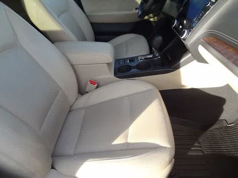 Used 2019 Subaru Outback 2.5i Limited AWD/4WD image 22