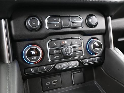 Used 2023 Chevrolet Tahoe Z71 w/ Luxury Package image 30