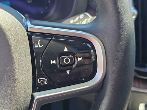 Certified 2023 Volvo XC60 T8 Ultimate AWD/4WD image 33