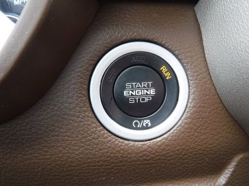 Certified 2022 RAM 1500 Laramie image 32