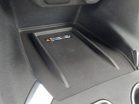 Used 2023 Chevrolet Traverse LT image 41