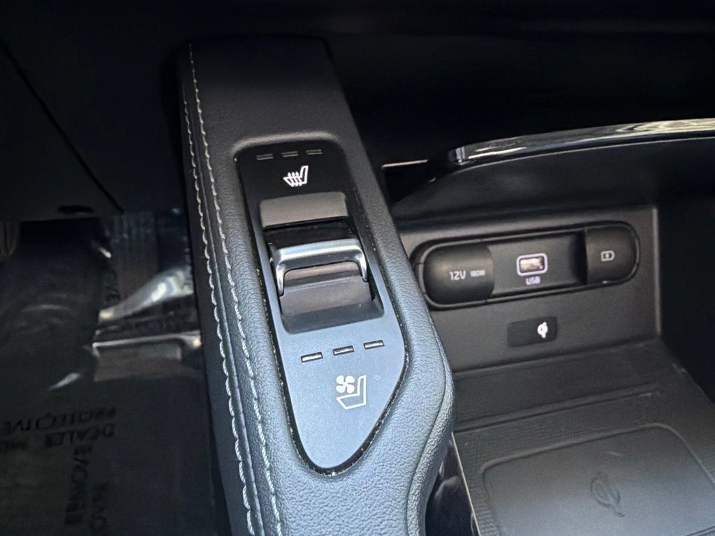Used 2022 Kia Telluride EX FWD image 17