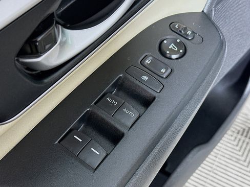 Used 2018 Honda CR-V EX-L image 17