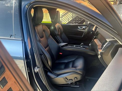 Certified 2024 Volvo XC60 B5 Plus w/ Protection Package Premier AWD/4WD image 7