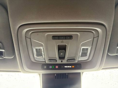 Used 2024 GMC Sierra 2500 Denali AWD/4WD image 12