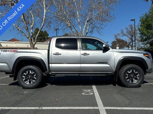 Used 2023 Toyota Tacoma TRD Off-Road w/ Black Out Package (TMS) image 3