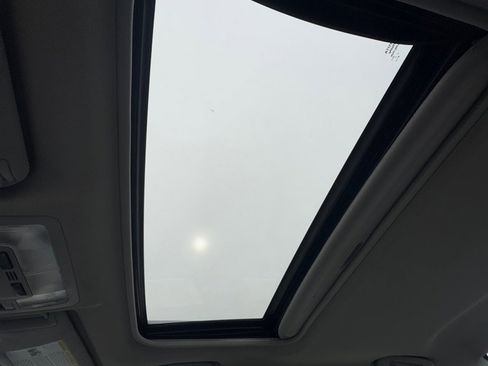 Used 2014 Toyota Camry XLE image 21