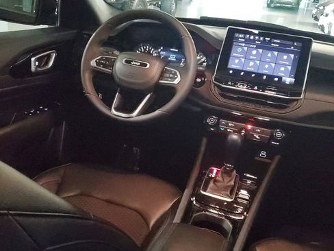 Used 2025 Jeep Compass Latitude w/ Altitude Special Edition image 12