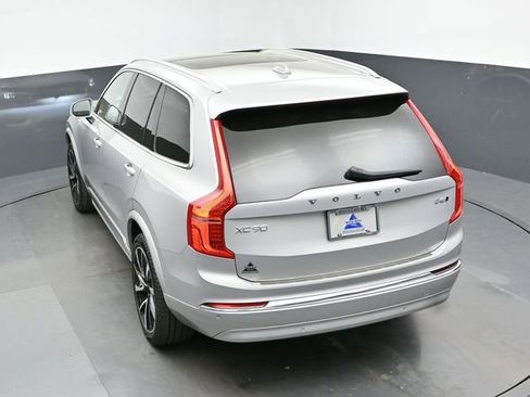 Used 2023 Volvo XC90 B6 Plus image 21