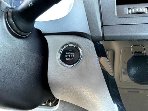 Used 2018 Toyota Sienna XLE Premium FWD image 40