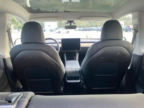 Used 2020 Tesla Model Y Long Range image 11