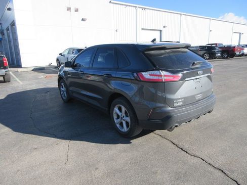Used 2019 Ford Edge SE image 4