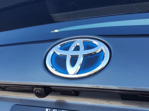 Used 2022 Toyota Prius LE image 8