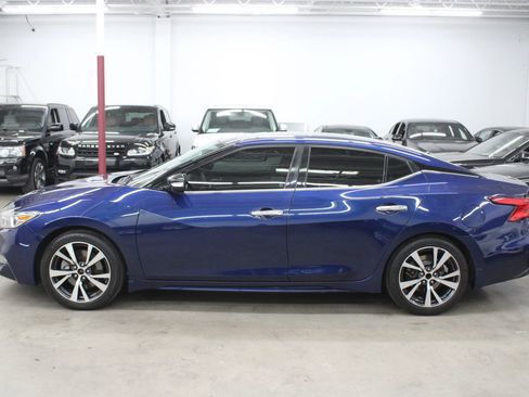Used 2017 Nissan Maxima Platinum image 3