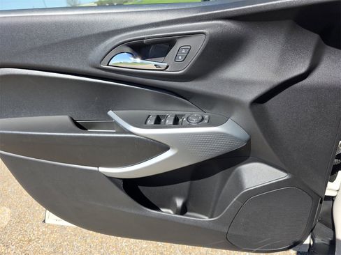 New 2026 Chevrolet Trax RS w/ Sunroof Package image 16