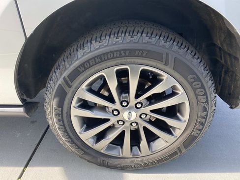 Used 2020 Ford Expedition Max Limited image 11