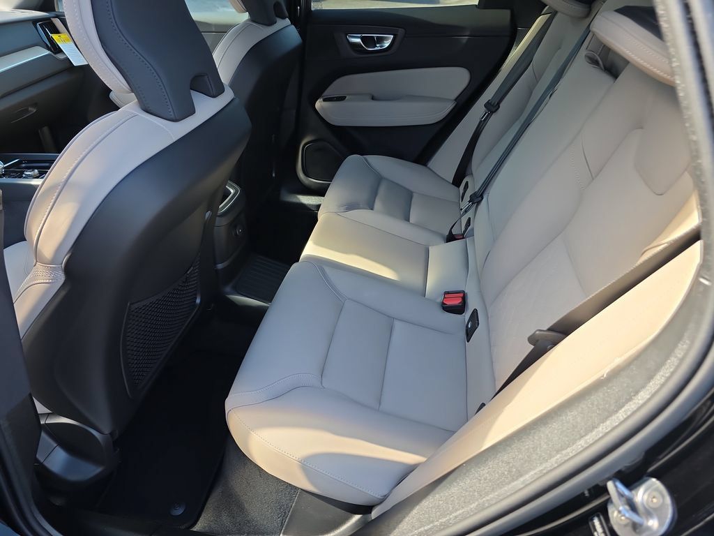 New 2026 Volvo XC60 T8 Core w/ Climate Package AWD/4WD image 10