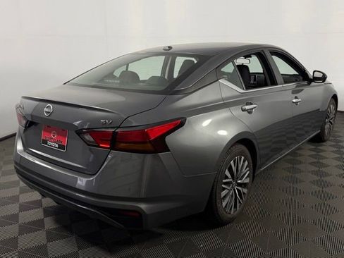 Used 2024 Nissan Altima 2.5 SV image 8