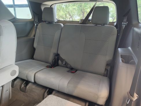 Used 2018 Chevrolet Traverse LT FWD image 22