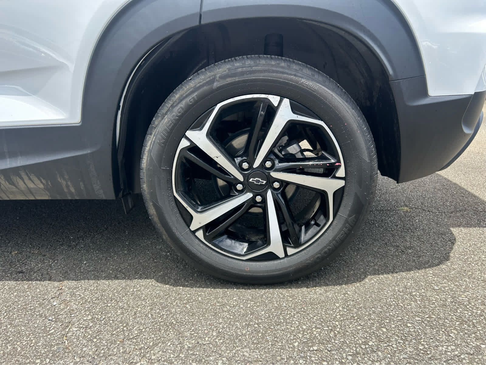 Used 2023 Chevrolet TrailBlazer RS w/ Technology Package FWD image 5