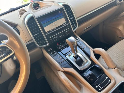 Used 2015 Porsche Cayenne Diesel AWD/4WD image 18