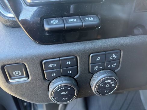 Used 2023 Chevrolet Silverado 1500 High Country w/ Technology Package AWD/4WD image 15