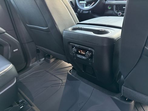 New 2026 Chevrolet Suburban Premier image 22