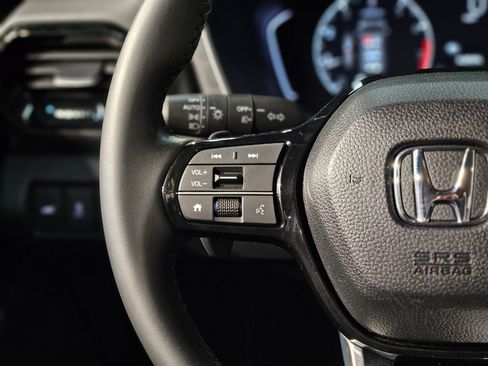 Used 2025 Honda Pilot Touring image 28