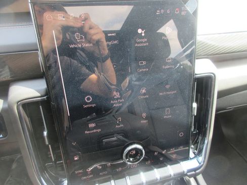 New 2026 GMC Yukon XL AT4 image 19