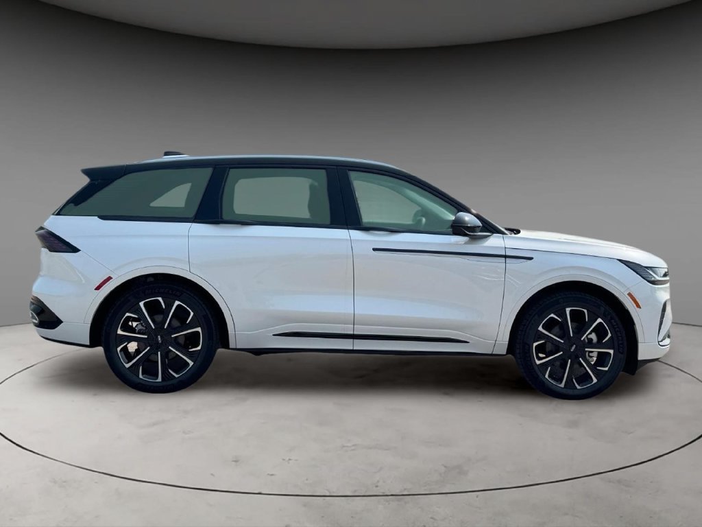 New 2026 Lincoln Nautilus Reserve AWD/4WD image 4