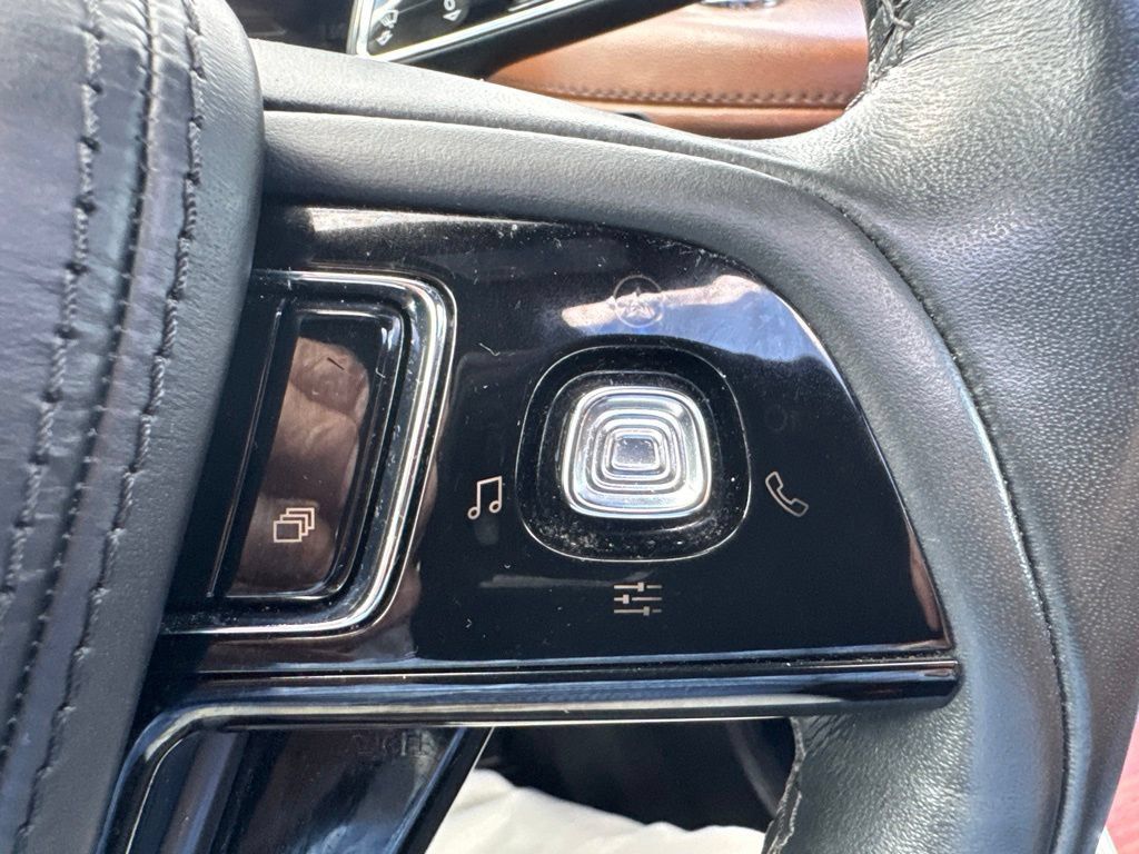 Used 2023 Lincoln Aviator Reserve w/ Equipment Group 201A AWD/4WD image 24