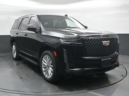 Used 2024 Cadillac Escalade Luxury AWD/4WD image 5