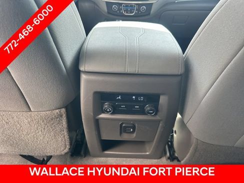 Used 2020 Chevrolet Traverse LT FWD image 16