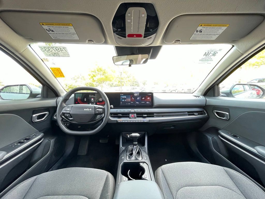 Used 2025 Kia K4 FWD image 28