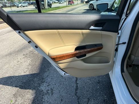 Used 2012 Honda Accord EX-L image 32