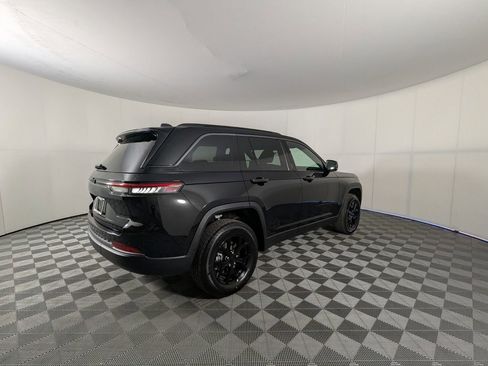 New 2026 Jeep Grand Cherokee Altitude RWD image 6