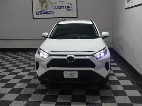 Used 2022 Toyota RAV4 XLE AWD/4WD image 3