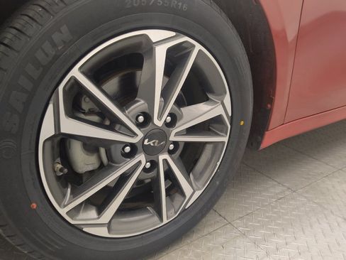 Used 2022 Kia Forte LXS FWD image 31