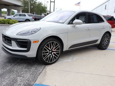 Used 2024 Porsche Macan S AWD/4WD image 3