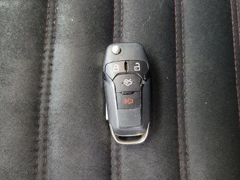 Used 2015 Ford Fusion SE image 32