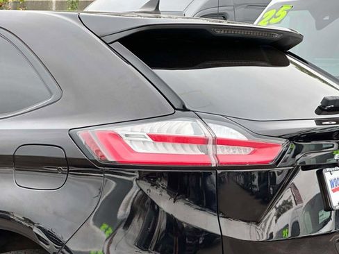 Certified 2023 Ford Edge ST image 9