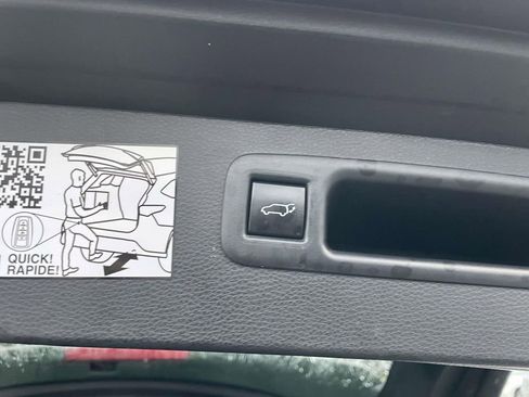 Used 2024 Toyota Highlander XLE image 50